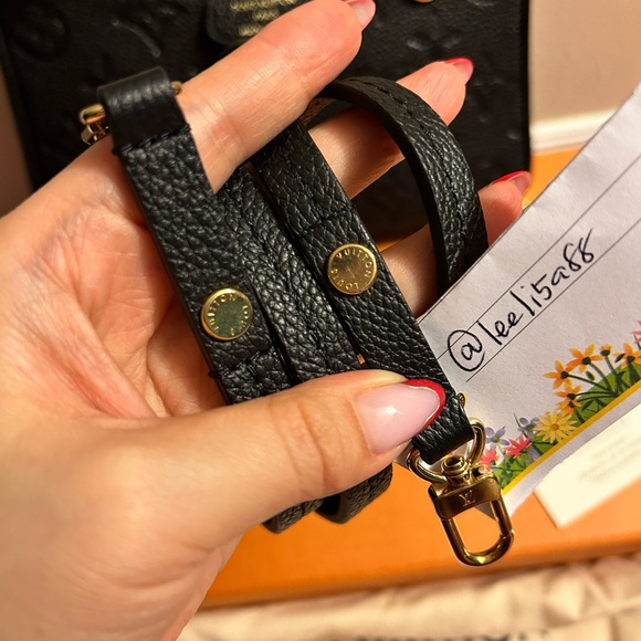 Louis Vuitton easy pouch on strap - Picture 8 of 11